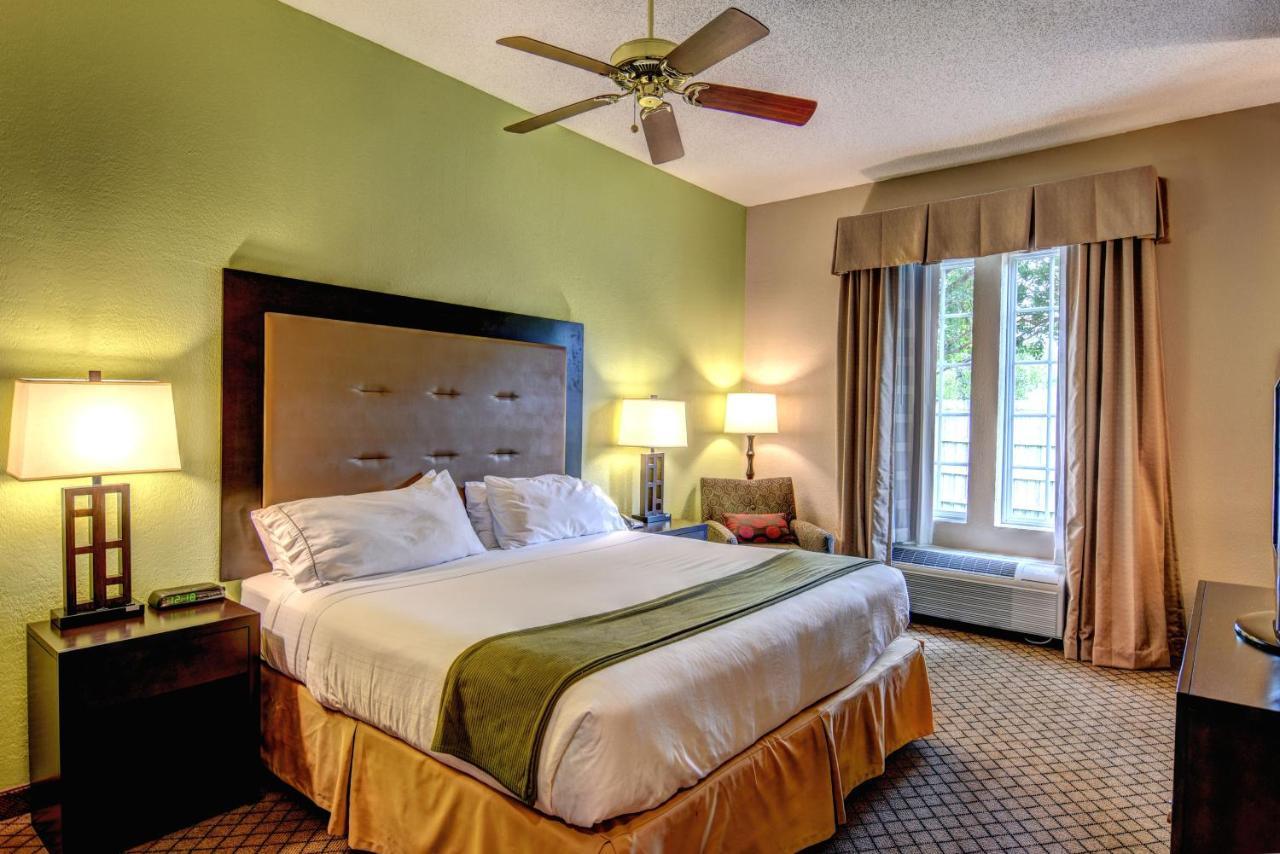Holiday Inn Express & Suites Wallace-Hwy 41, An Ihg Hotel Buitenkant foto